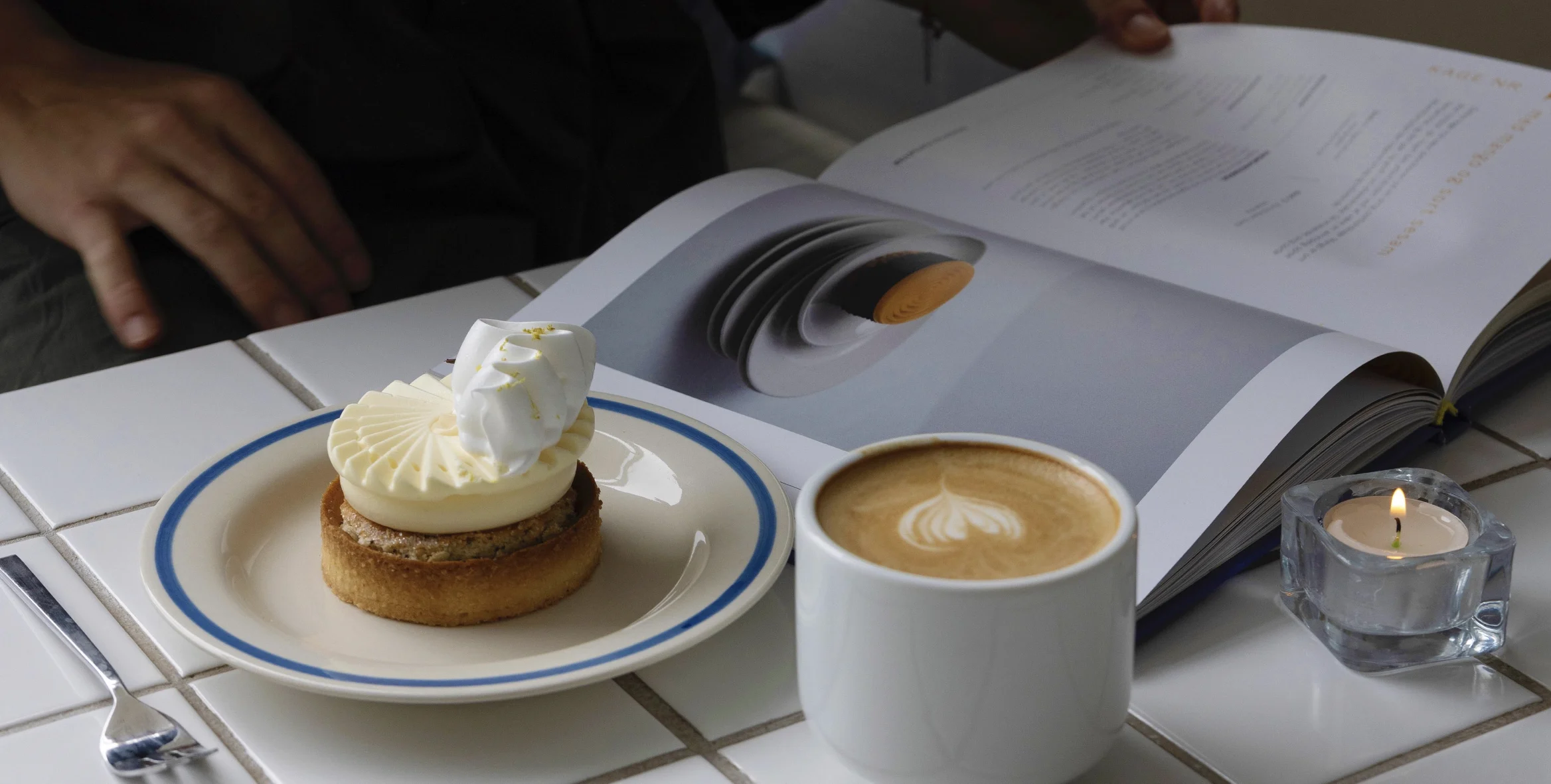 Forside billede af Gotfreds kage kaffe og bog